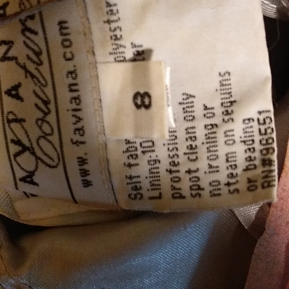 This vibrant dress is looking for it's Princess - Picture 10 of 10